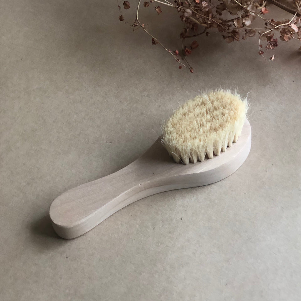 WOODEN DOLL'S HAIR BRUSH ~ OLLI ELLA