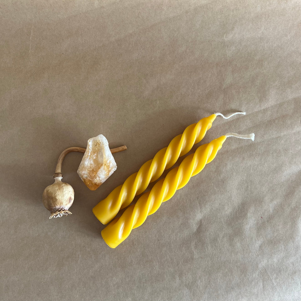 TWIST BEESWAX CANDLE