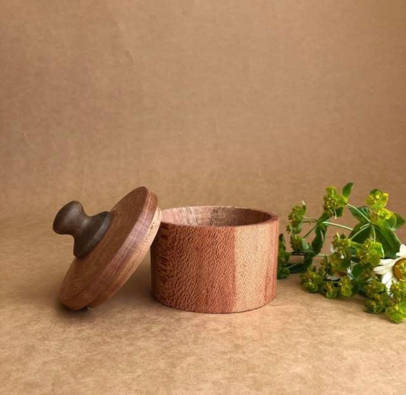 HANDCRAFTED WOODEN COOKING POT